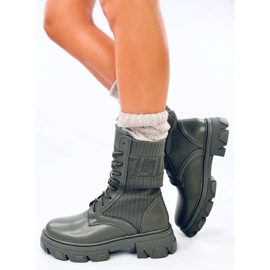 Pracovníci s pružným svrškem Calling Green zelená 2 Pracovníci s pružným svrškem Calling Green zelená 2