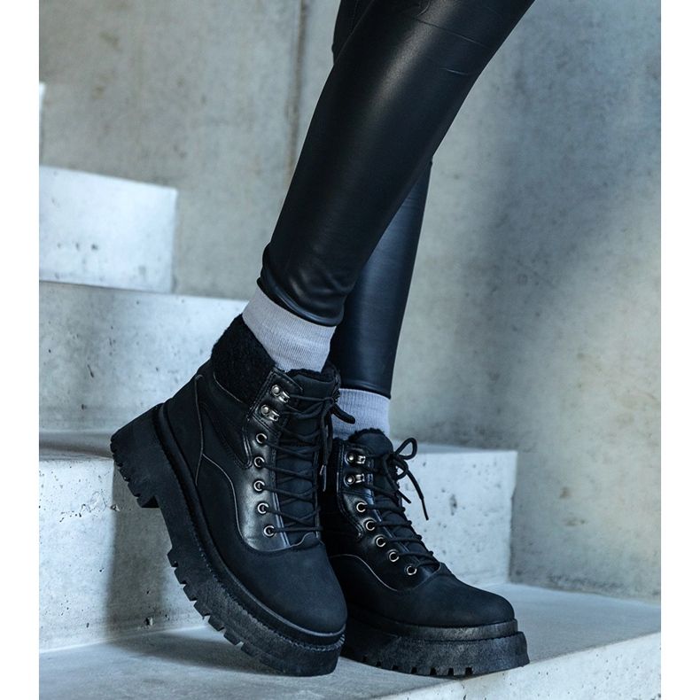 Černé tenisky se silnou podrážkou a kožešinou Best černá 1