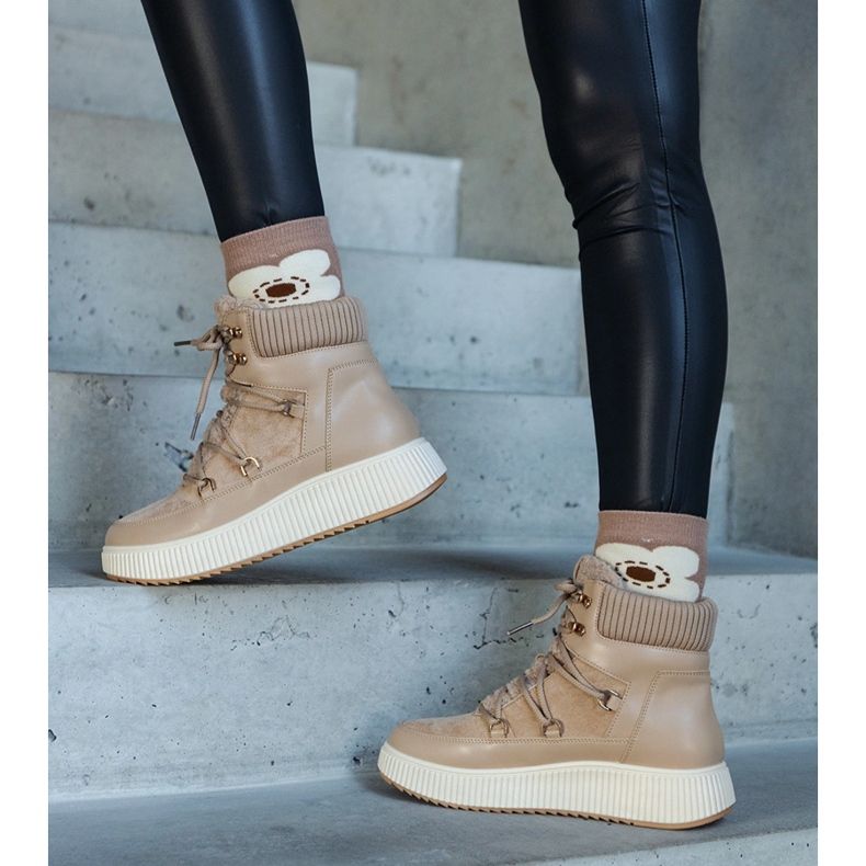 Béžové kotníkové boty Rosemarie se silnou podrážkou béžový 1