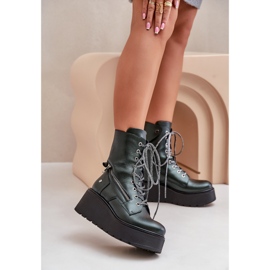 Kožené pracovní boty na platformě a klínku Maciejka 06676-09 Zelená 2 Kožené pracovní boty na platformě a klínku Maciejka 06676-09 Zelená 2