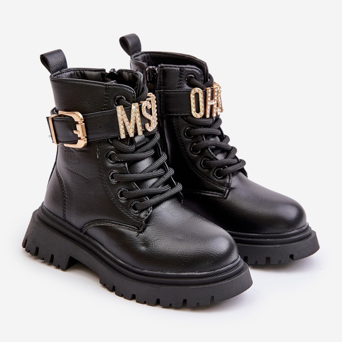 Dívčí zateplené kozačky z eko kůže s ozdobným páskem, černý Gilian černá 1 Dívčí zateplené kozačky z eko kůže s ozdobným páskem, černý Gilian černá 1