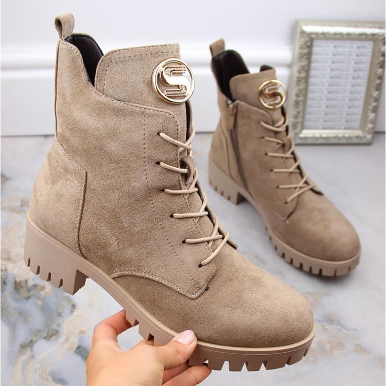 Zateplené semišové kotníkové boty na vysokém podpatku a platformě M.Daszyński W SAN22, béžová 1