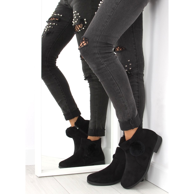 Černé dámské kozačky s bambulí X-15 black černá 2