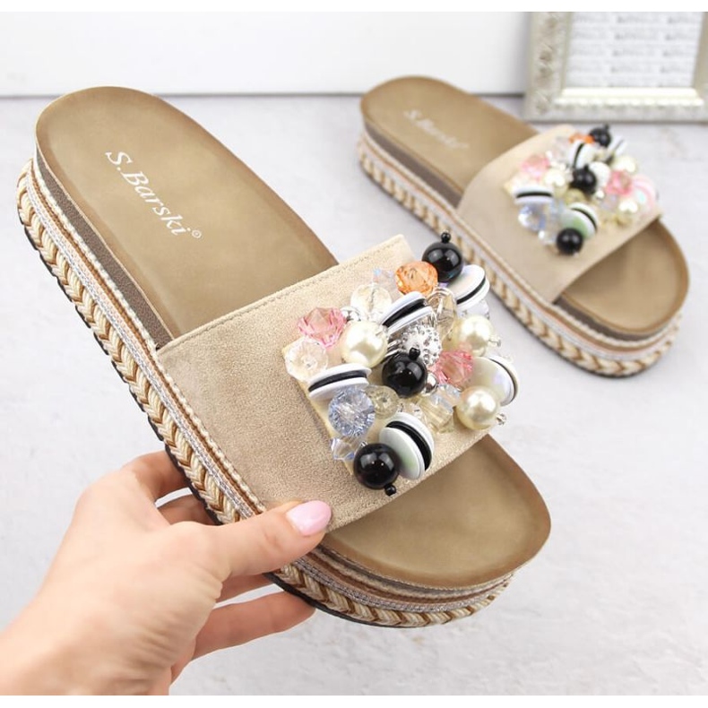 S.Barski W OLI260 béžové žabky na platformě s korálky 1