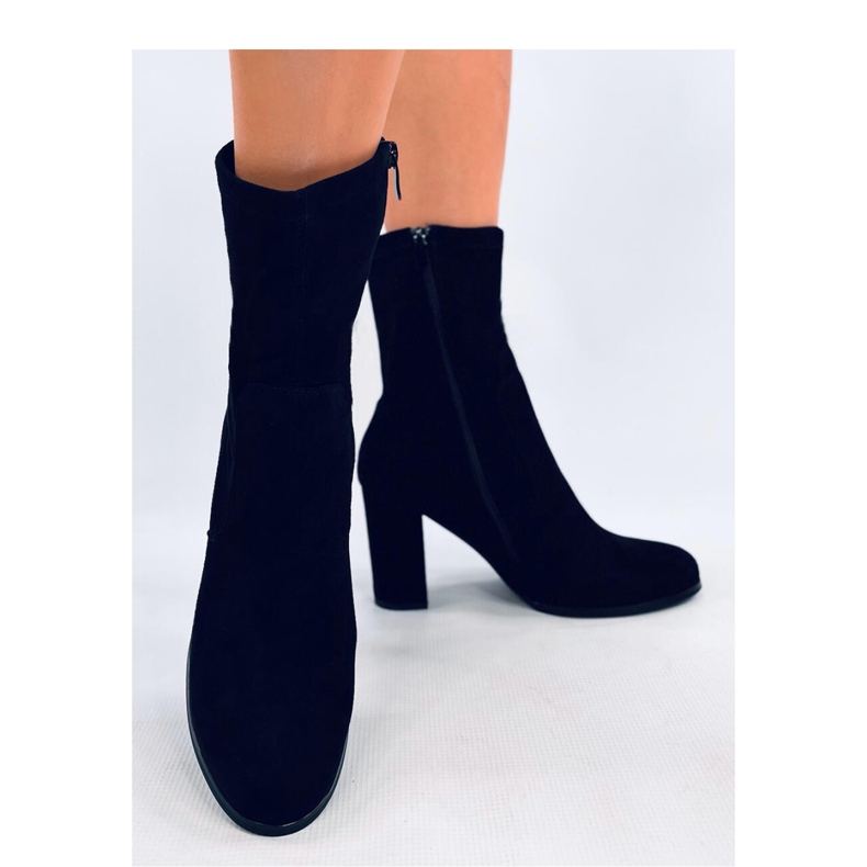 Semišové kotníkové boty Poulter Black - Inello černá 2