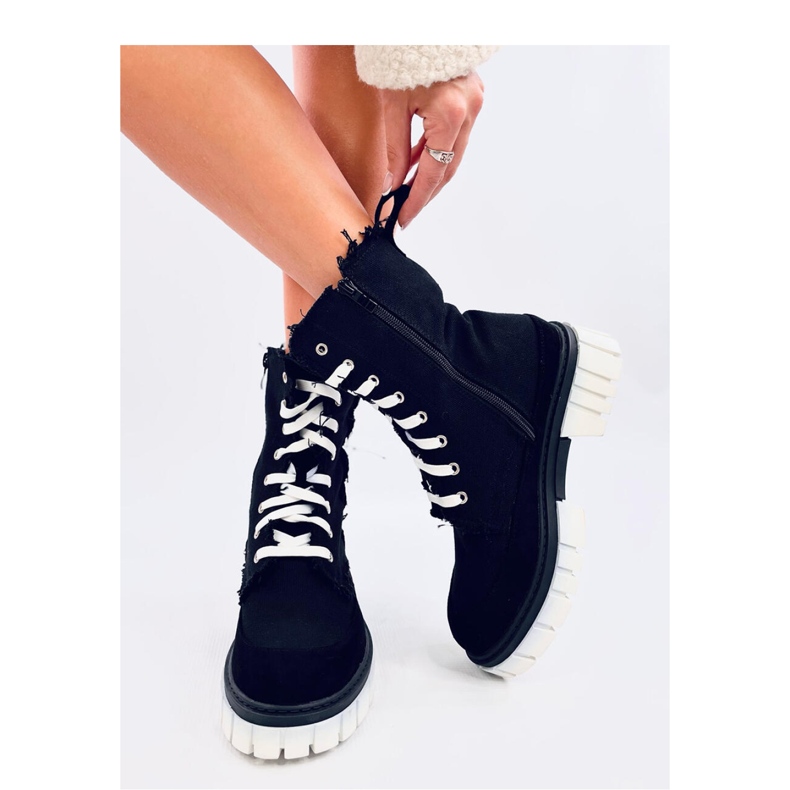 Plátěné kotníkové boty s černým chráničem 1