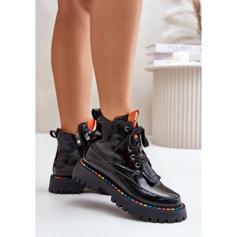 Workers Model 24BT04-8134 Black černá 1