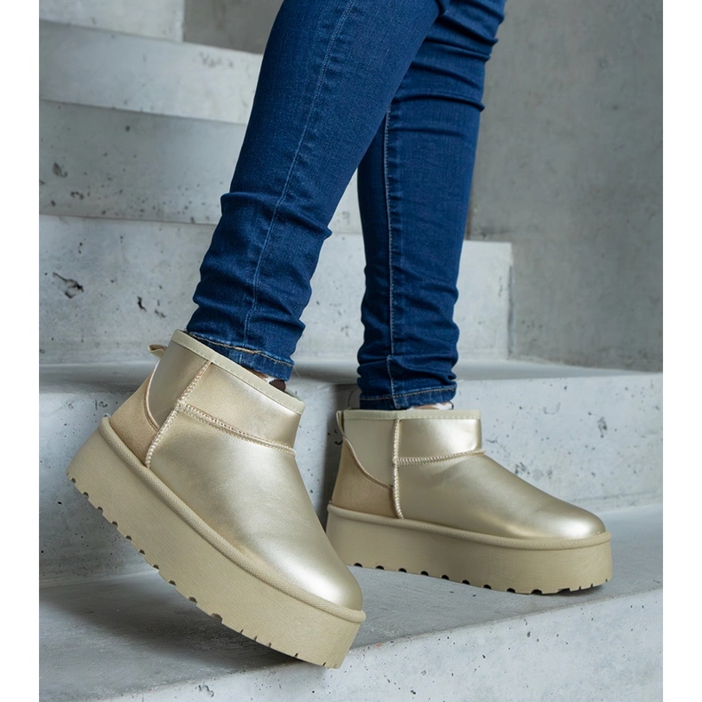 Zlaté nízké sněhule na platformě zlatý 1 Zlaté nízké sněhule na platformě zlatý 1