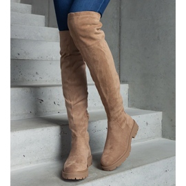 Hnědé dlouhé kozačky s plochou podrážkou hnědý 1 Hnědé dlouhé kozačky s plochou podrážkou hnědý 1