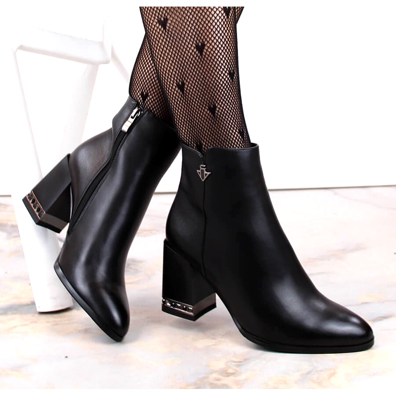 Dámské černé izolované boty s Filippo DBT4842/23 BK černá 3