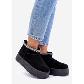 Černé sněhule na platformě s ozdobnou výšivkou černý 1