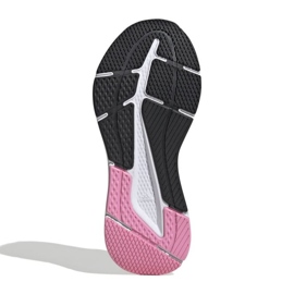 Adidas Questar 2 IE8117 boty bílý 3