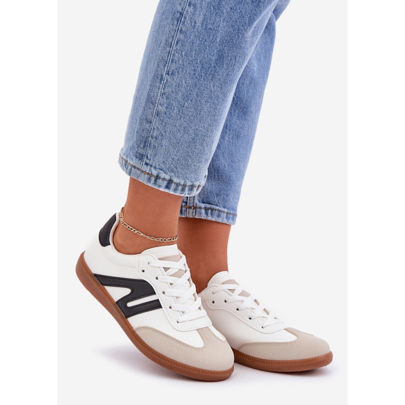 Dámské nízké tenisky vyrobené z eko kůže, bílé a černé navidemi bílý 1