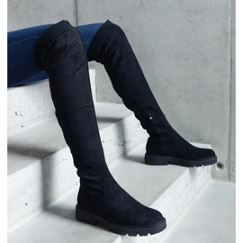 Černé dlouhé kozačky s plochou podrážkou značky Tromi - Solea černá 2