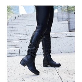 Černé mačkané kozačky Angelico - Solea černý 1