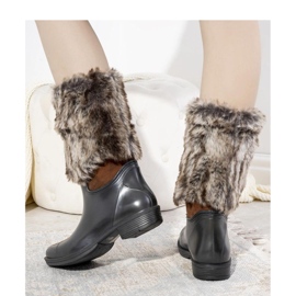 Černé kozačky s kožíškem značky Corrales - Solea černá 1