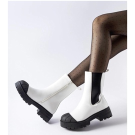 Bílé klasické zateplené Chelsea boty od Porcigatone - Solea bílý 1