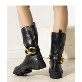 Černé zateplené kozačky s řetízkem Harrison - Solea černá 1 Černé zateplené kozačky s řetízkem Harrison - Solea černá 1