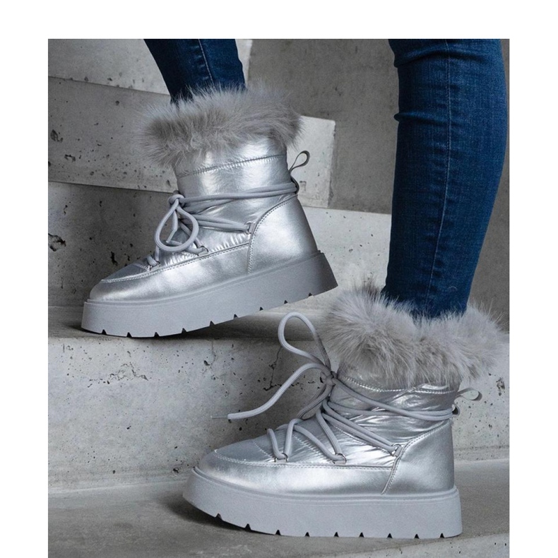 Stříbrné zateplené sněhule s kožíškem Arilla - Solea šedá 1 Stříbrné zateplené sněhule s kožíškem Arilla - Solea šedá 1