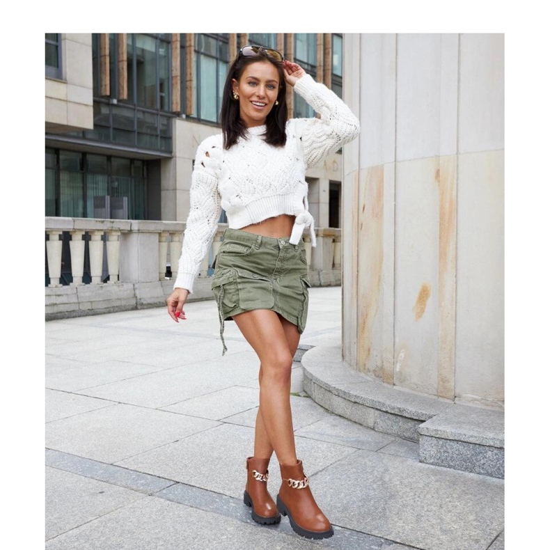 Hnědé kotníkové boty zdobené řetízkem Bonsaint - Solea hnědý 1