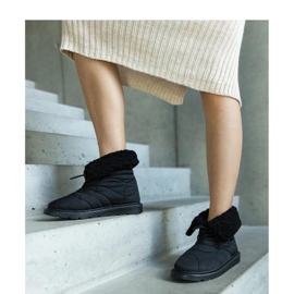 Černé zateplené sněhule s manžetou Caellita - Solea černá 1