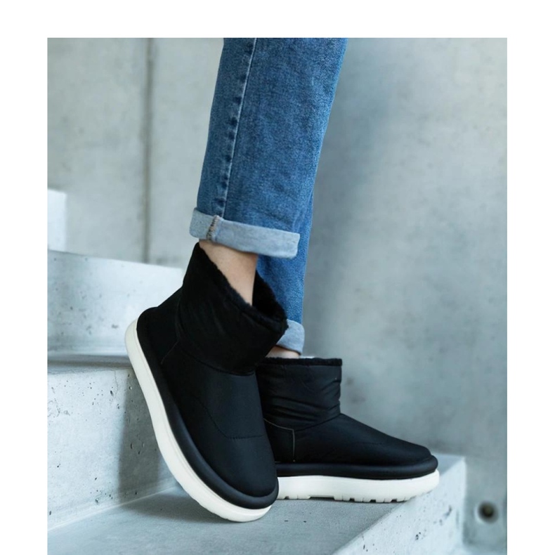 Černé teplé sněhule na platformě Cores - Solea černá 2