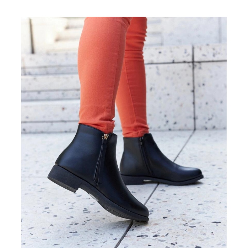 Černé zateplené ploché kozačky značky Paien - Solea černá 2