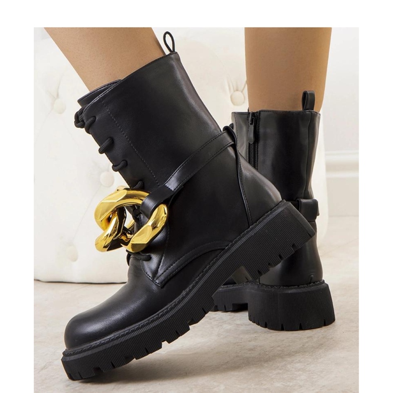 Černé turistické boty s řetízkem Galar - Solea černá 1