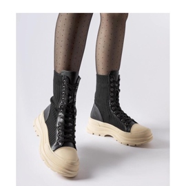 Černé ponožkové kozačky se světlou podrážkou černá 1