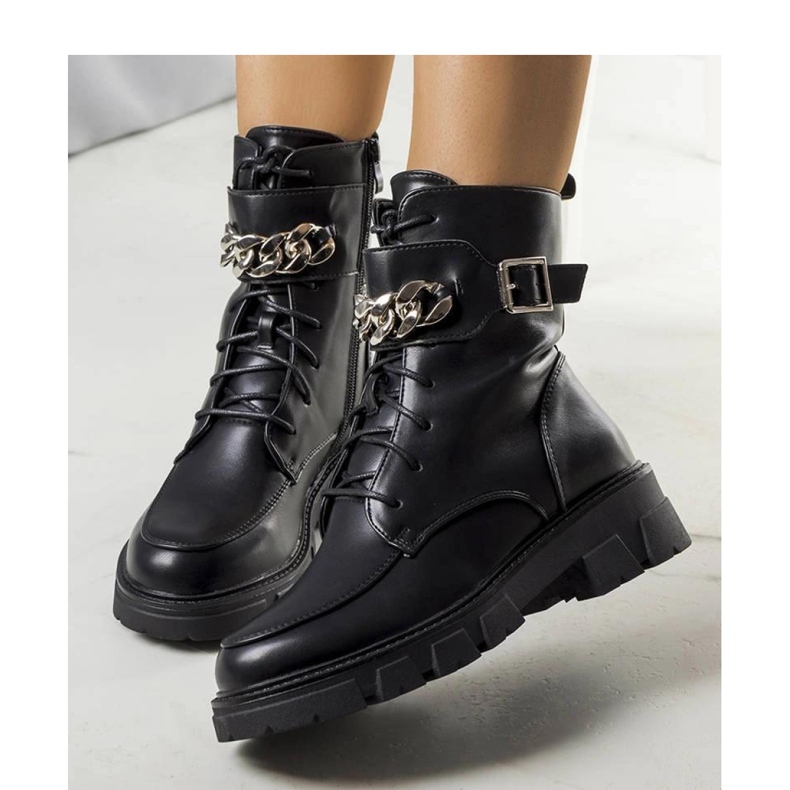 Černé, zateplené turistické boty černá 2