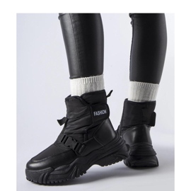 Černé zateplené sněhule se suchým zipem černý 1