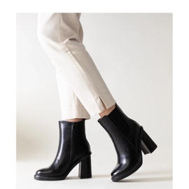 Černé kotníkové boty na vysokém podpatku z eko kůže Almase - Solea černá 1