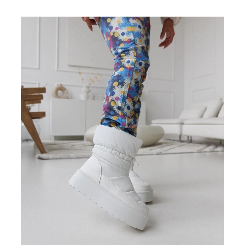 Bílé zateplené sněhule na platformě Polk - Solea bílý 1