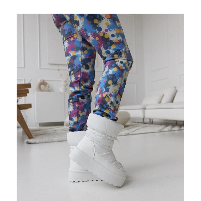 Bílé zateplené sněhule na platformě Polk - Solea bílý 2