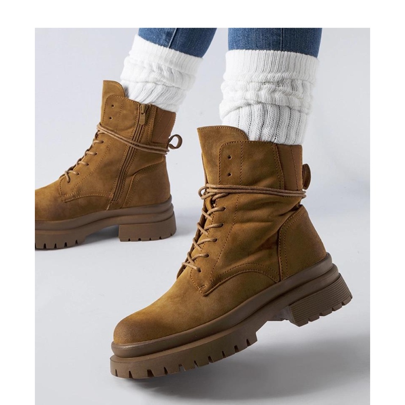 Hnědé kozačky s ošoupanou špičkou značky Vadnais - Solea hnědý 1