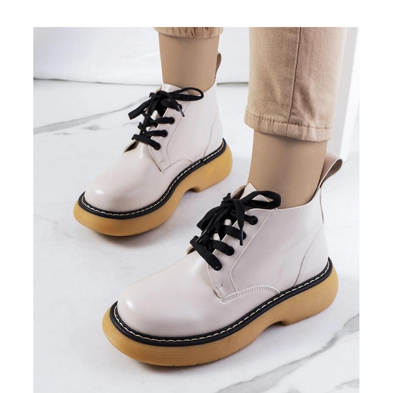 Béžové kozačky značky Redelek - Solea béžový 1