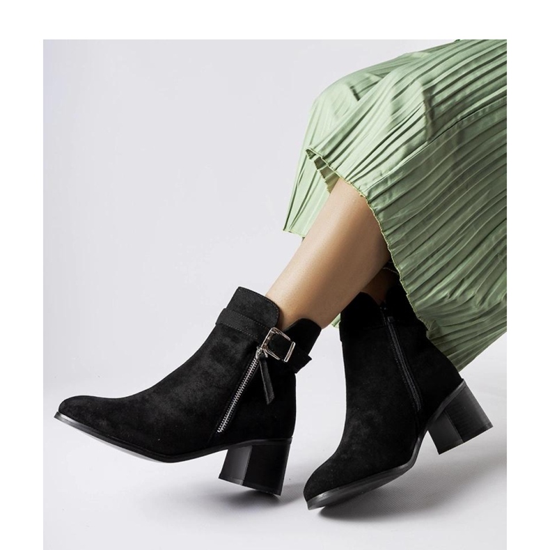 Černé kotníkové boty na nízkém podpatku značky Bédard - Solea černá 1