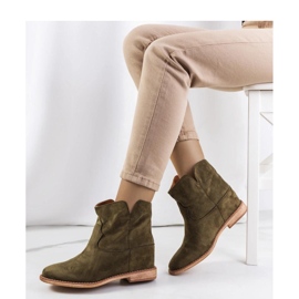 Zelené kotníkové boty na sálovém klínku značky Zoki - Solea zelená 1