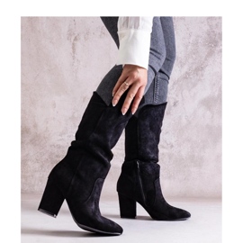 Černé kozačky na podpatku značky Amare - Solea černá 1