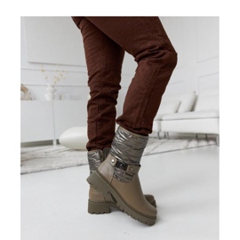 Zelené zateplené kotníkové boty s ozdobným páskem zelená 1 Zelené zateplené kotníkové boty s ozdobným páskem zelená 1