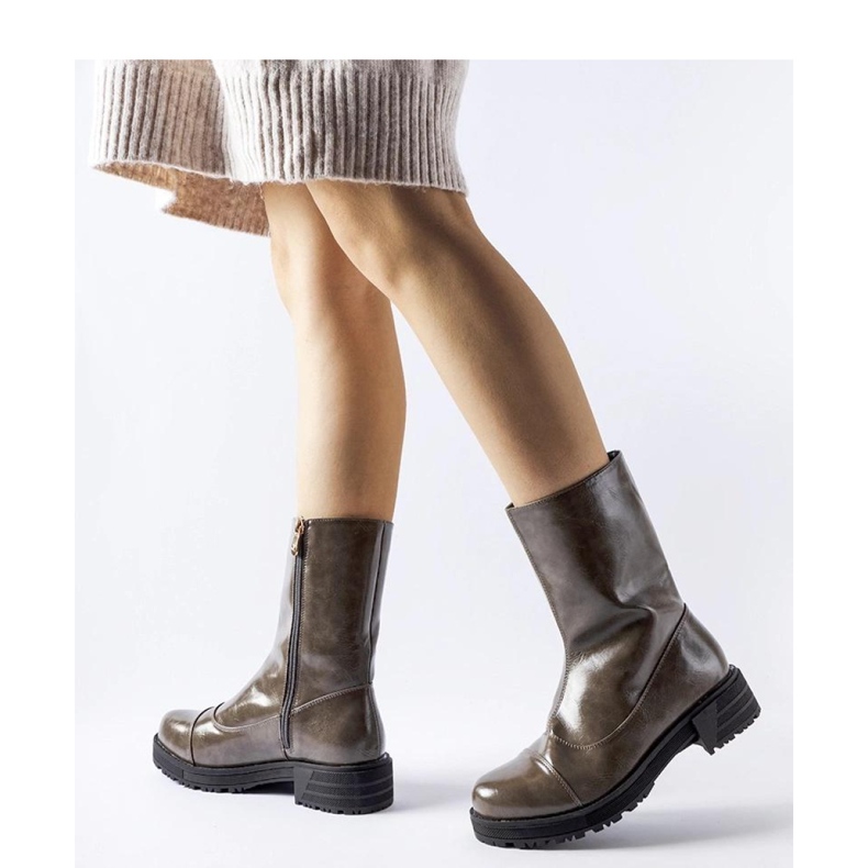 Tmavě šedé zateplené kotníkové boty šedá 1