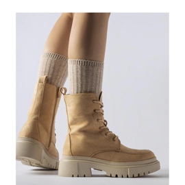 Hnědé kozačky s masivní podrážkou černý 1