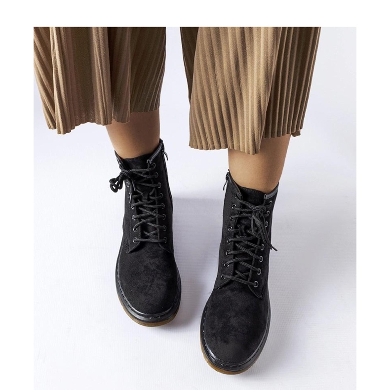 Černé dělnice z ekologického semiše černý 1