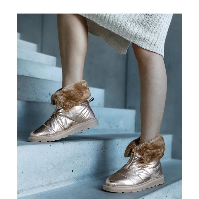 Zlaté zateplené sněhule s límečkem zlatý 1