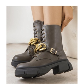 Zelené turistické boty s řetízkem zelený 1