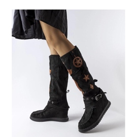 Černé kozačky ve stylu boho černá 1