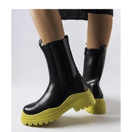 Černé kozačky s barevnou podrážkou černá 1