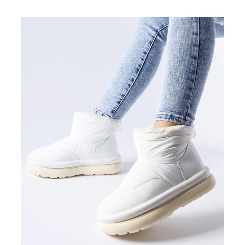 Bílé zateplené sněhule bílý 1