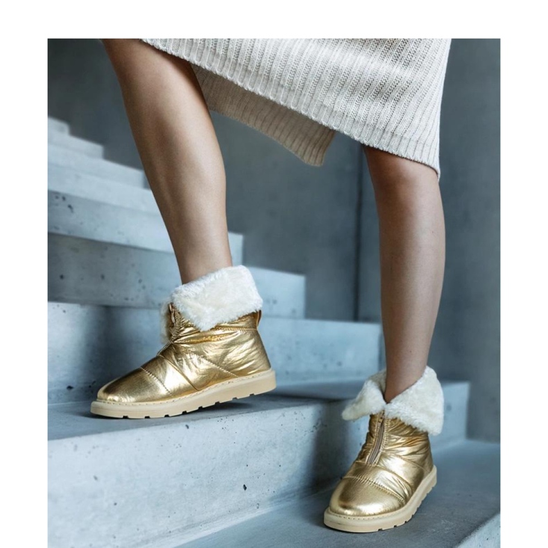 Zlaté zateplené sněhule s límečkem zlatý 1