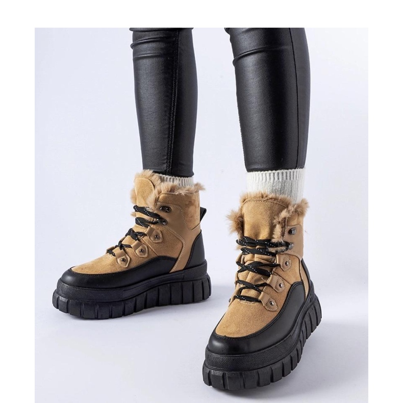 Béžové kozačky na masivní podrážce béžový 1